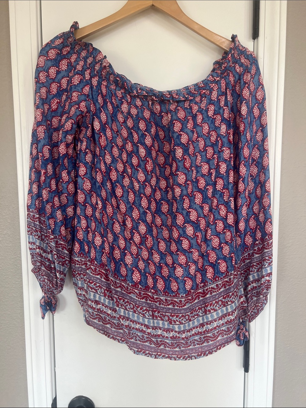 beachlunchlounge Blue and Red Printed Peasant Top
